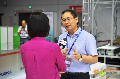 新松机器人闪耀2015中国国际机器人展，赋能工业自动化新未来